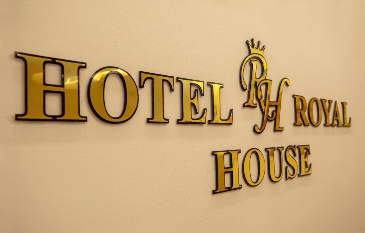 Royal House Hotel Gori Buitenkant foto