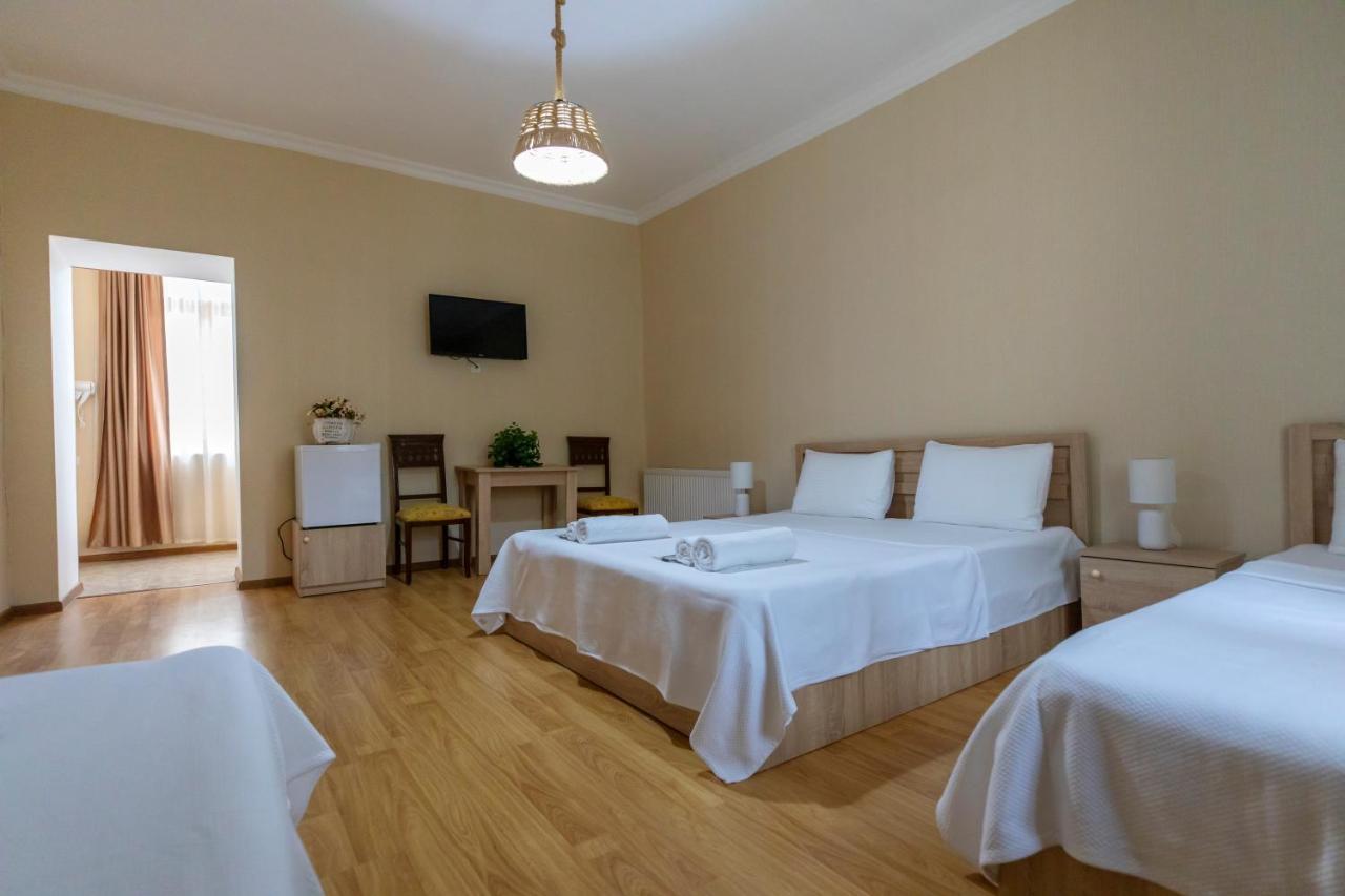Royal House Hotel Gori Buitenkant foto