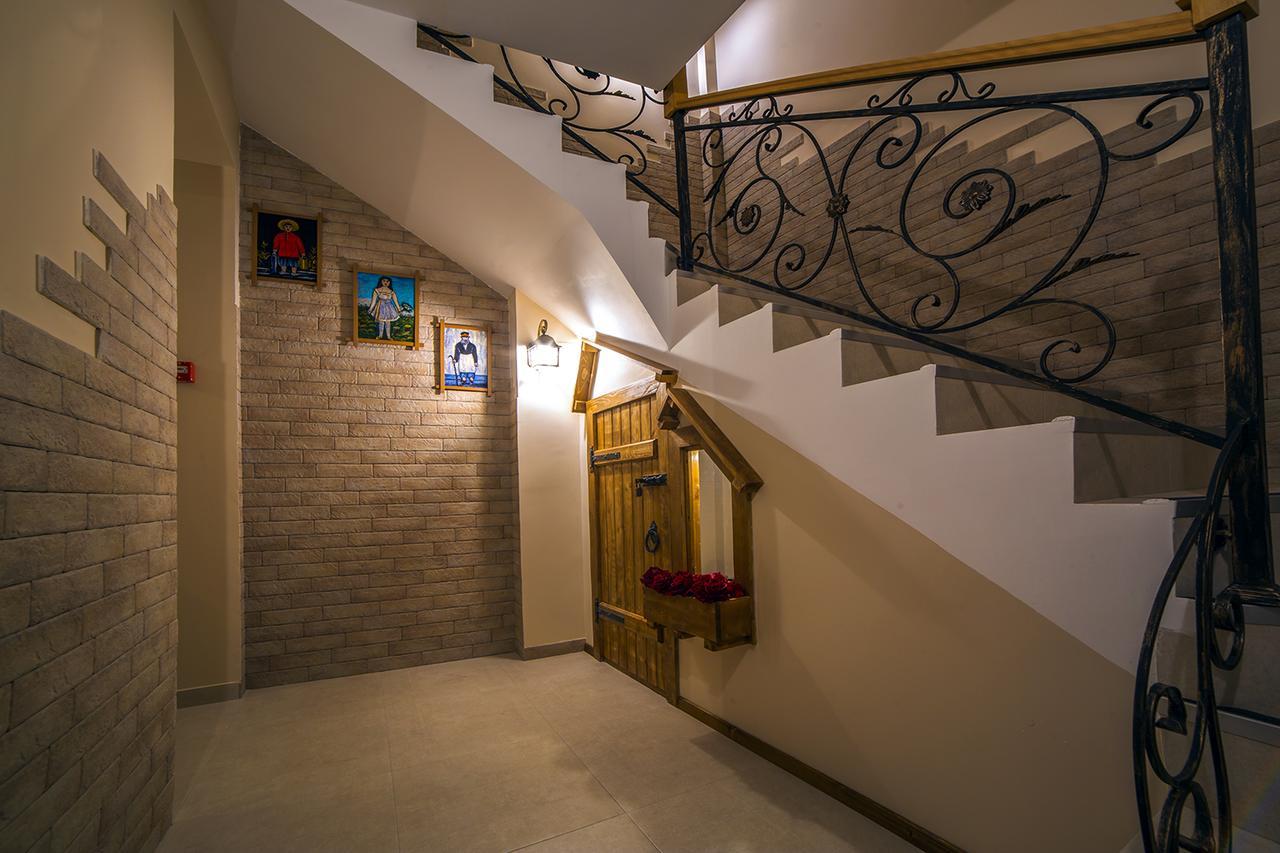 Royal House Hotel Gori Buitenkant foto